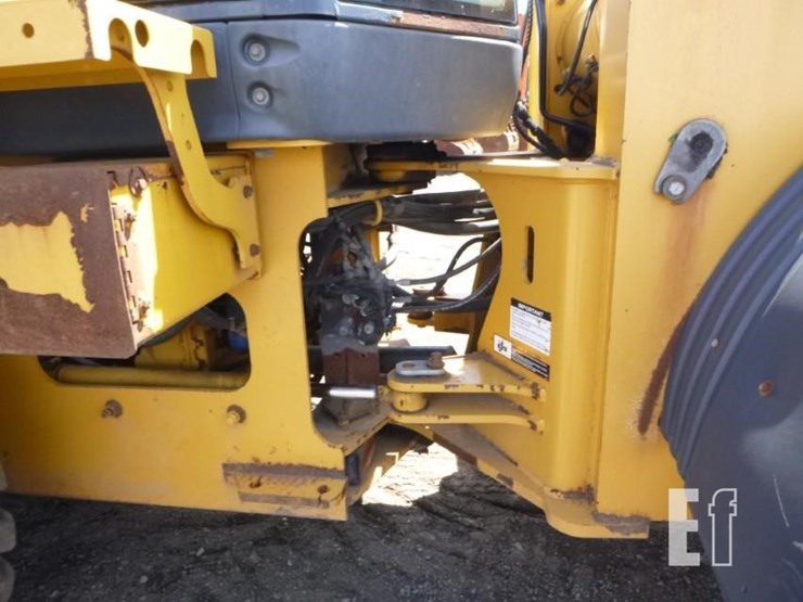 2013-deere-544k-image-26
