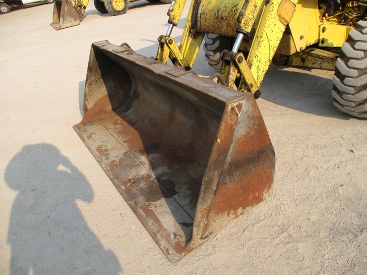 new-holland-545d-image-12