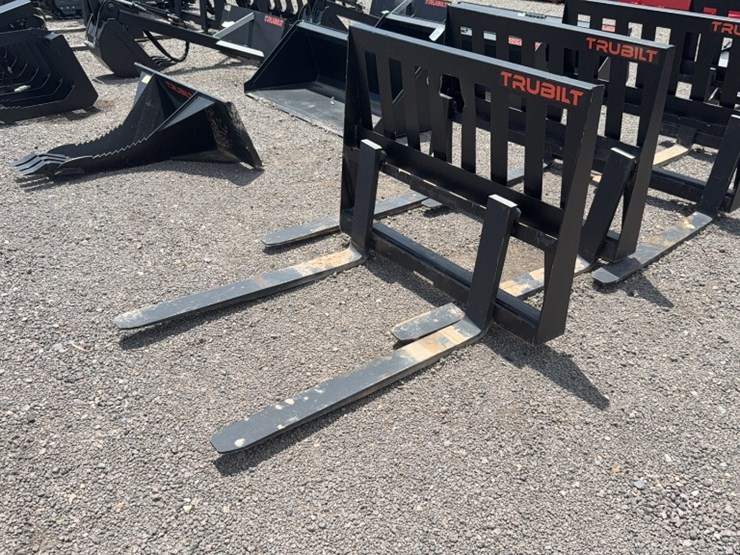 #2062-•-trubilt-42"-skid-steer-pallet-forks-image-1