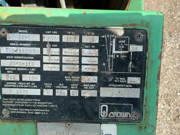 #1350-•-crown-electric-forklift-image-14