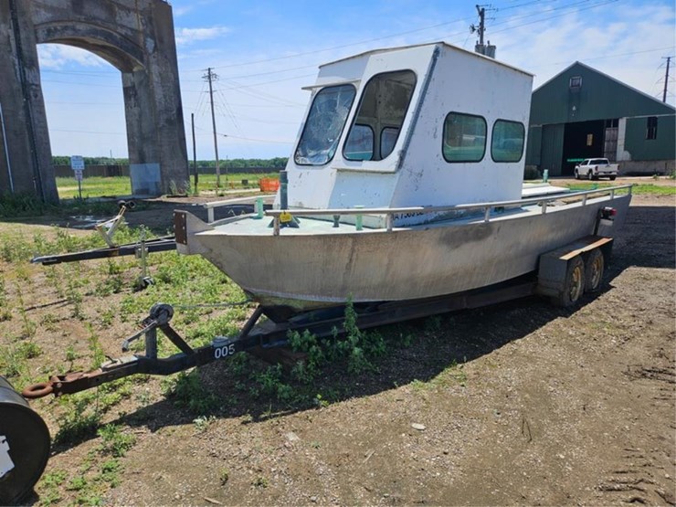 #2586-•-25'-aluminum-john-boat-image-1