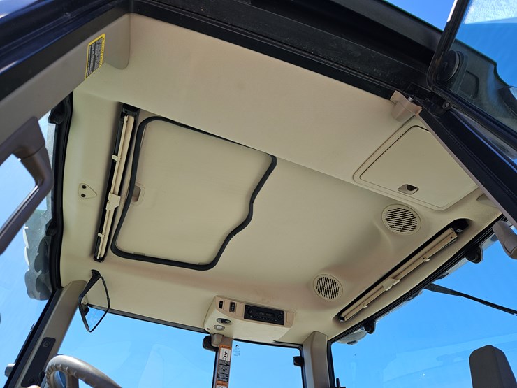 2021-john-deere-6155m-image-17