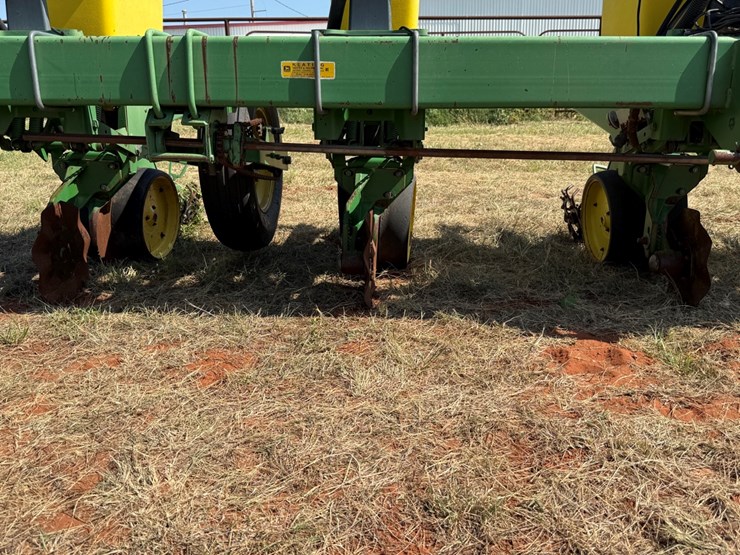 john-deere-7300-image-21