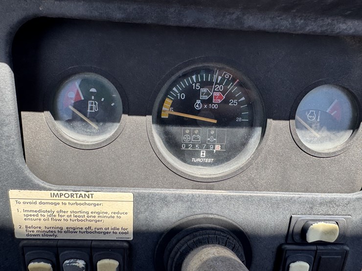 massey-ferguson-492-image-12