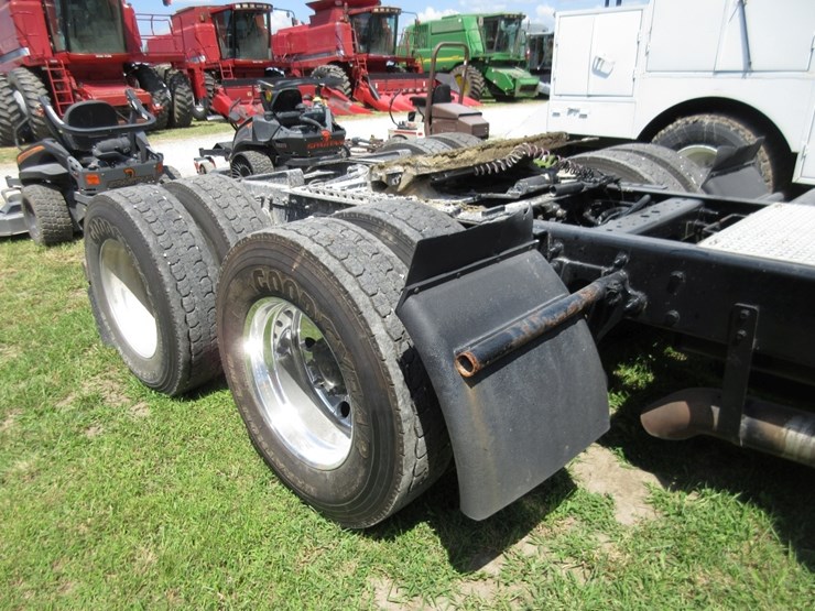 2014-international-prostar-image-3