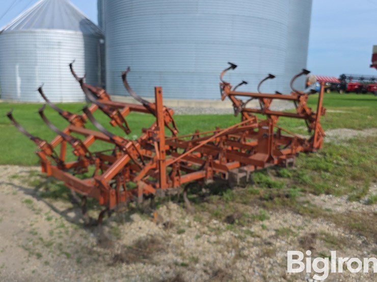 case-1200m-field-cultivator-image-3