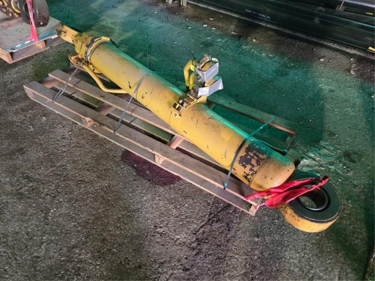 john-deere-245-image-1
