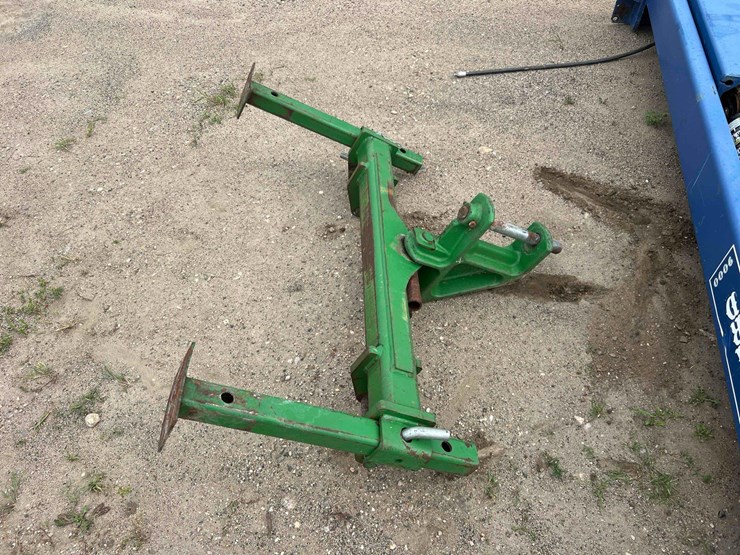 john-deere-planter-hitch-image-2
