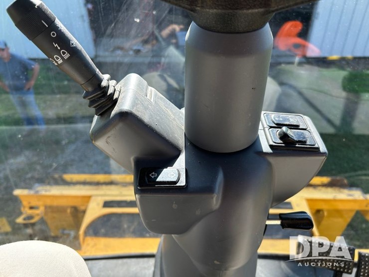 2011-new-holland-cr9060-image-67