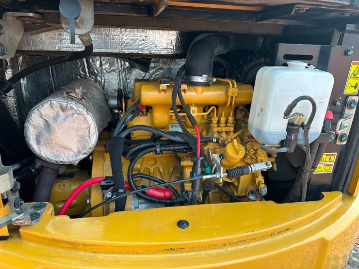 2020-caterpillar-303-image-45