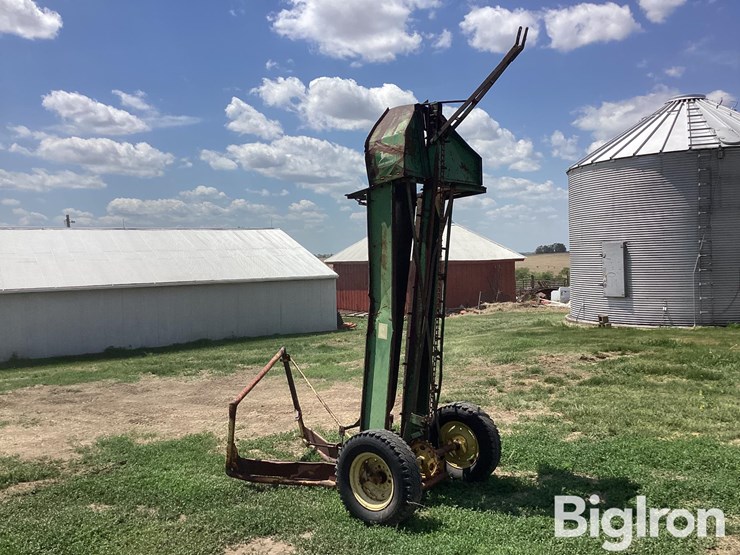 john-deere-00990hc-ground-driven-bale-loader-image-7
