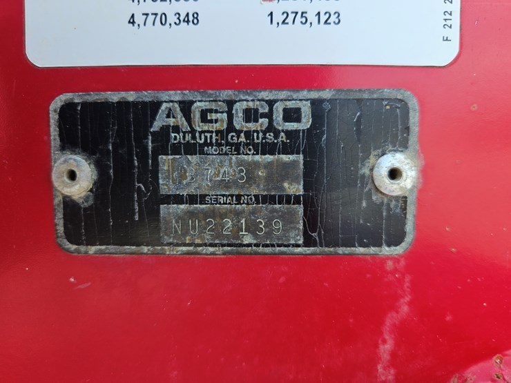 massey-ferguson-3743-image-4