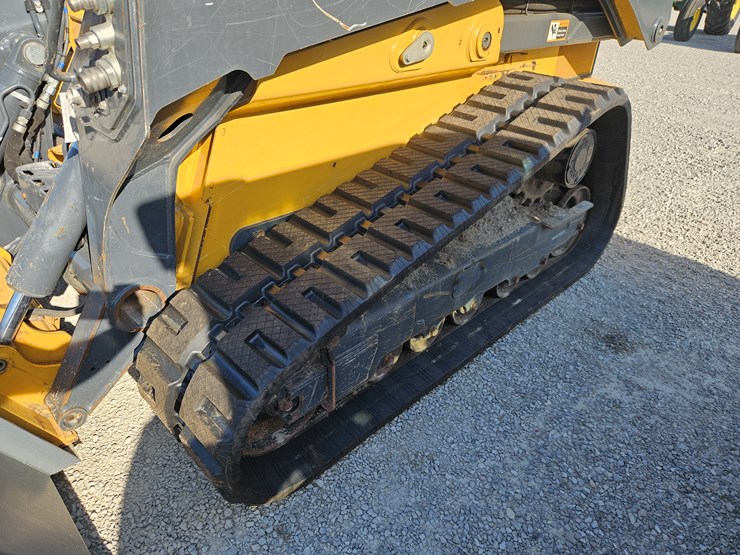2018-deere-331g-image-14