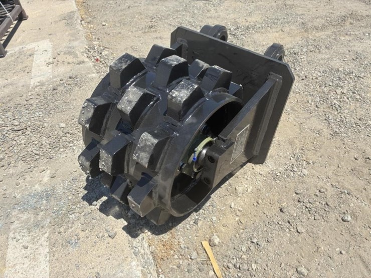 caterpillar-305-image-1