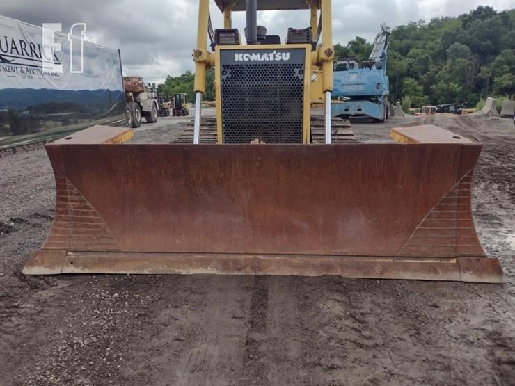 2005-komatsu-d65ex-15-image-13