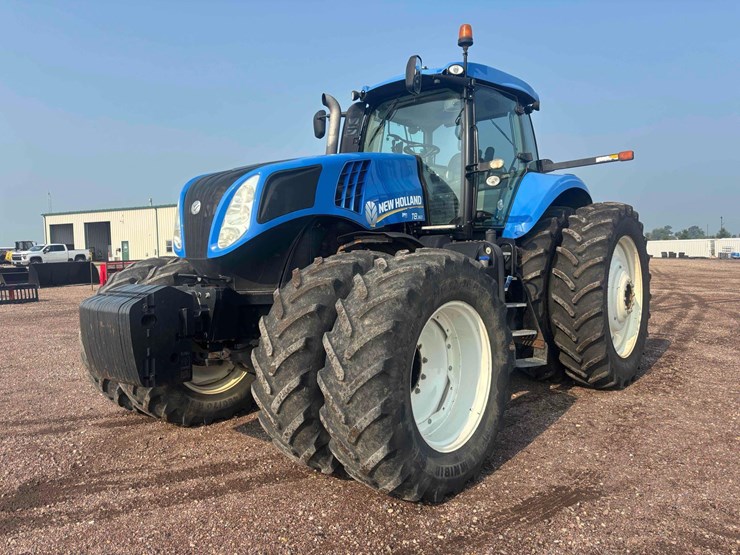 2012-new-holland-t8.360-image-1