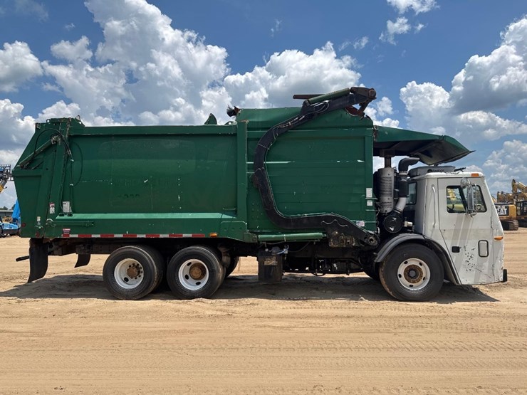 2013-mack-leu613-image-5