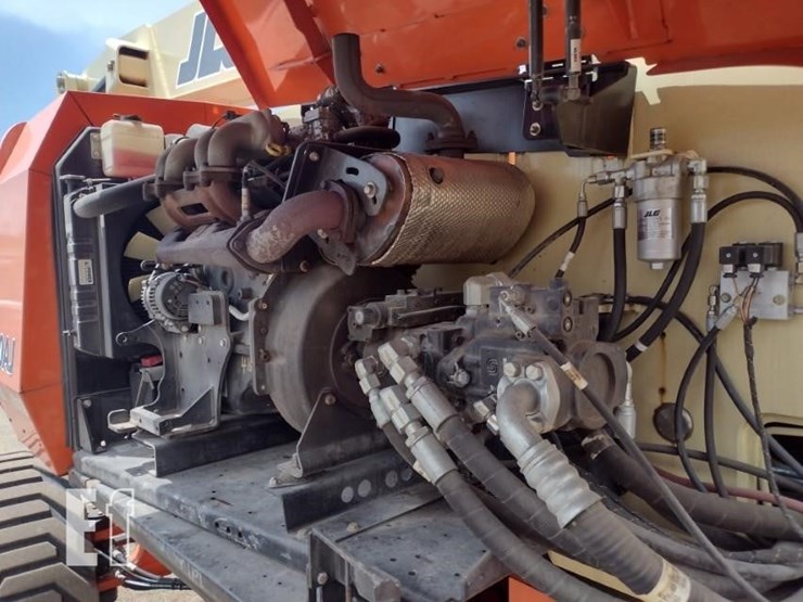 2015-jlg-740aj-image-12