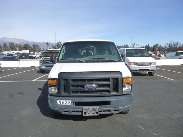 2008-ford-e350-image-3