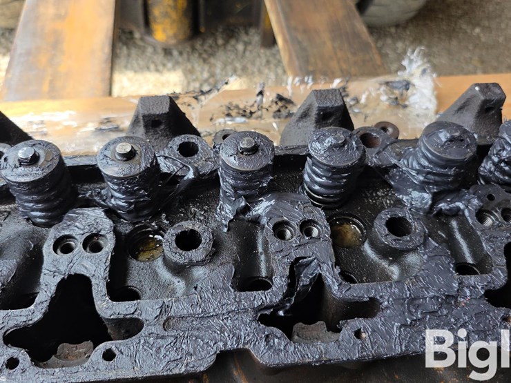 cummins-8.3-engine-head-image-20