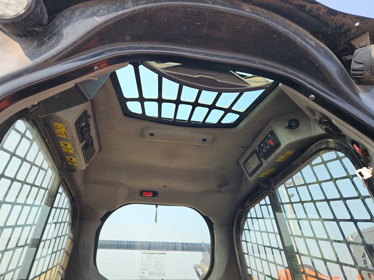 2020-caterpillar-262d3-image-8