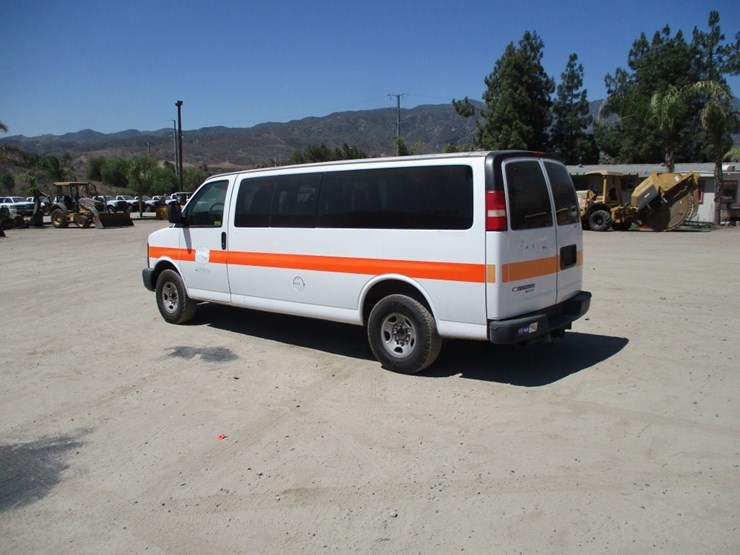 2007-chevrolet-express-3500-image-4