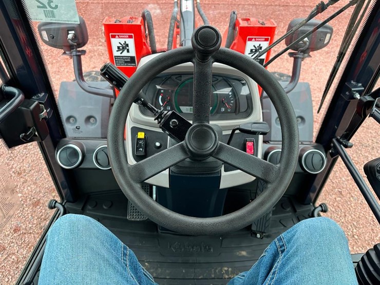 2021-kubota-r640-image-58