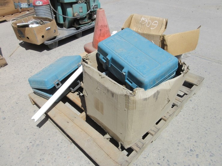 lot-of-misc-items,-image-2