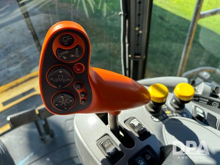 2011-new-holland-cr9060-image-56