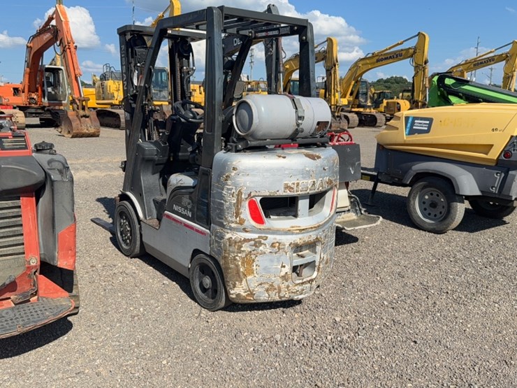 #2090-•-nissan-50-lp-forklift-image-10