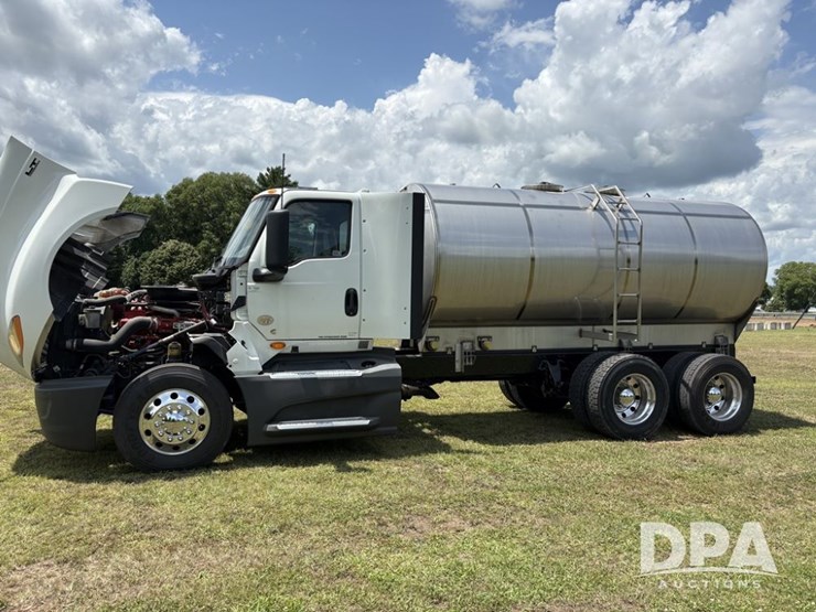 2018-ihc-lt-625-liquid-nurse-truck-(pz13706)-image-3