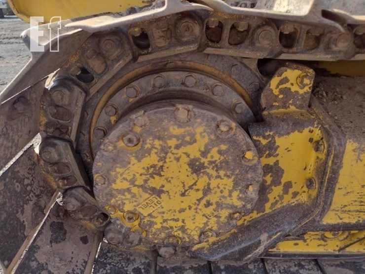 2011-komatsu-d31px-22-image-32