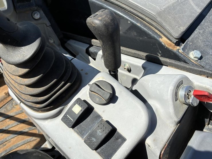 2021-deere-35g-image-19