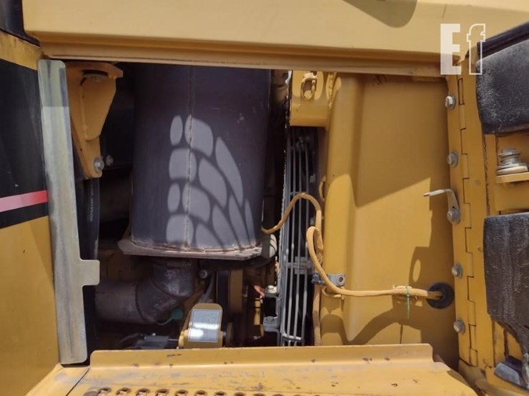 2005-caterpillar-963c-image-43