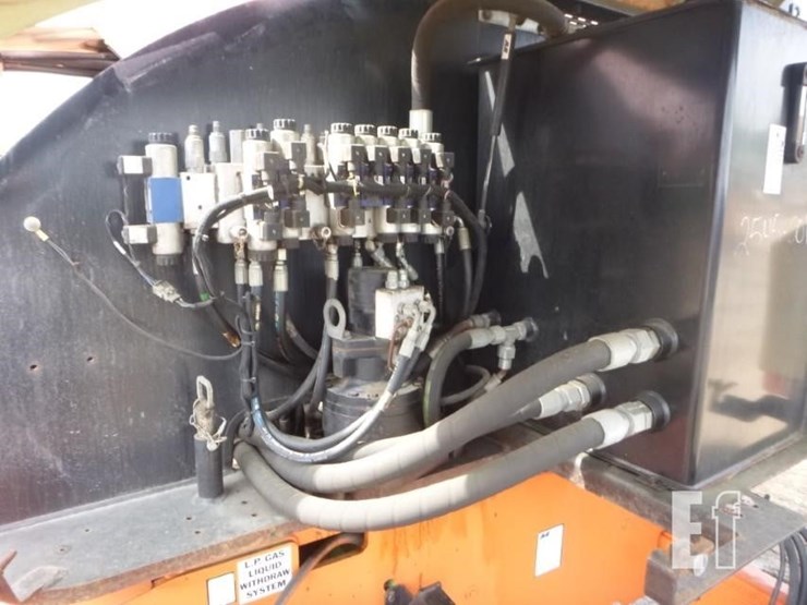 2014-jlg-460sj-image-12