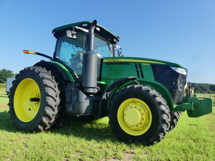 2020-john-deere-7210r-image-1