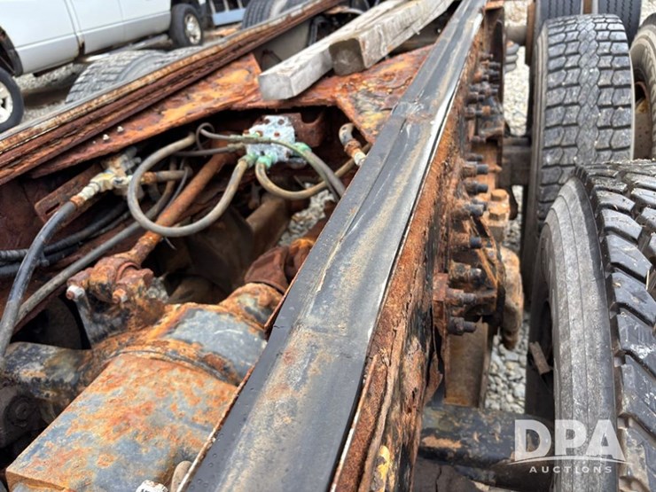2001-sterling-truck-(dr11851-unit-9459)-image-51