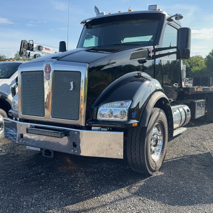 2016 KENWORTH T880