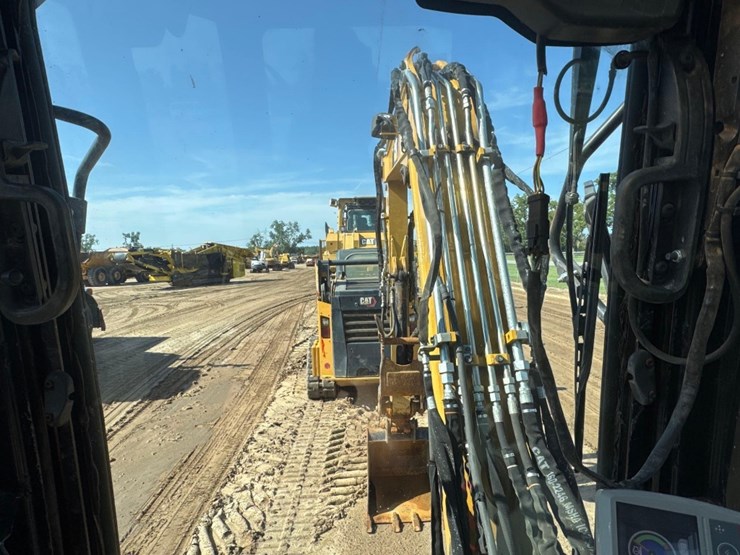 2017-caterpillar-305.5e2-cr-image-32