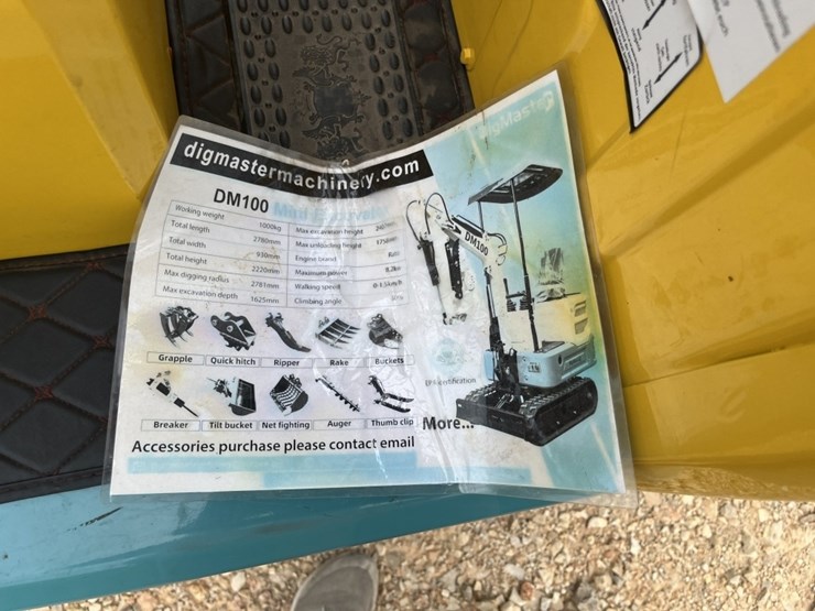 dig-master-dm100-mini-excavator-image-8