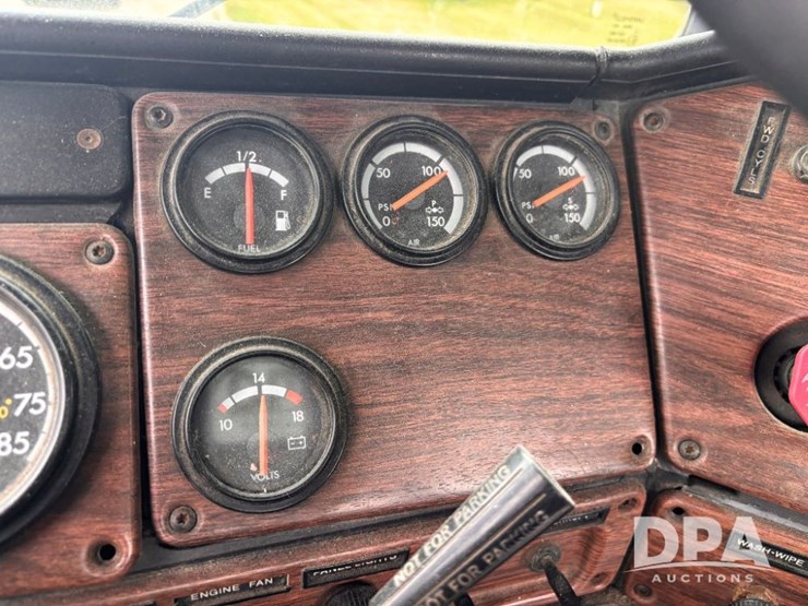 2000-freightliner-truck-(gp11021,-unit-398)-image-85