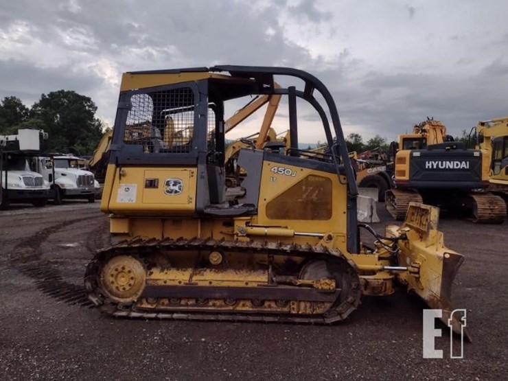 2006-deere-450j-lt-image-3