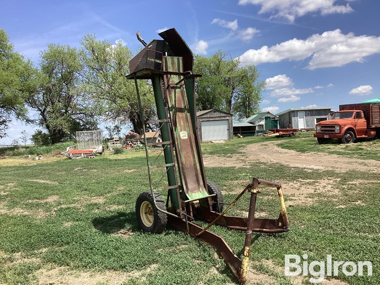 john-deere-00990hc-ground-driven-bale-loader-image-3