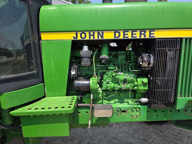 1988-john-deere-4650-image-22