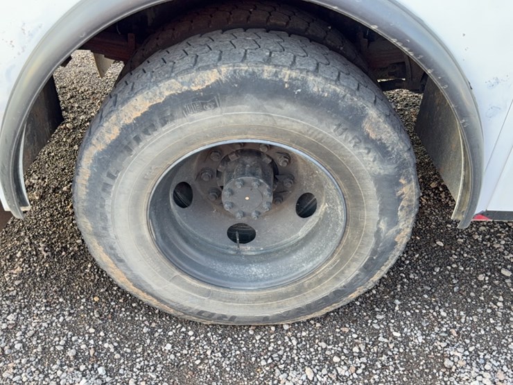 2005-ford-f750-image-5