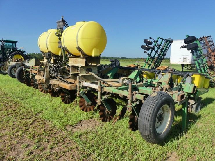 john-deere-1700-image-2