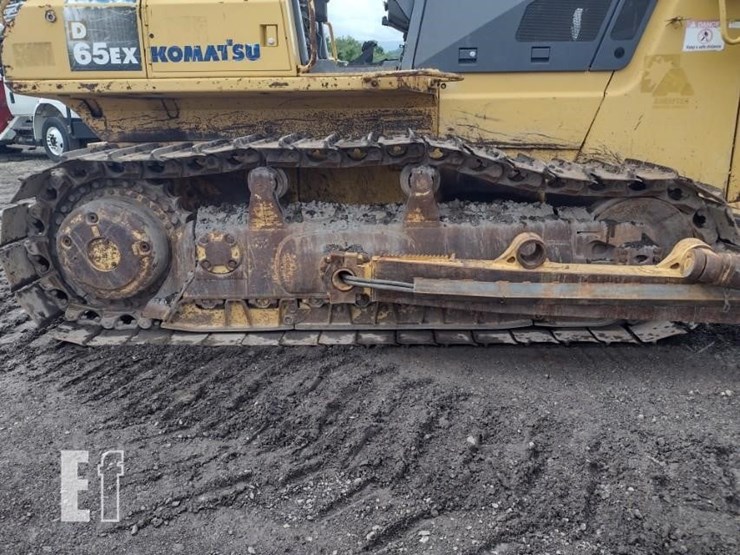 2005-komatsu-d65ex-15-image-26