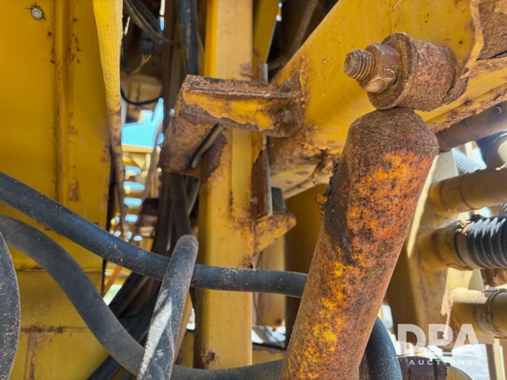 2006-john-deere-8-image-32
