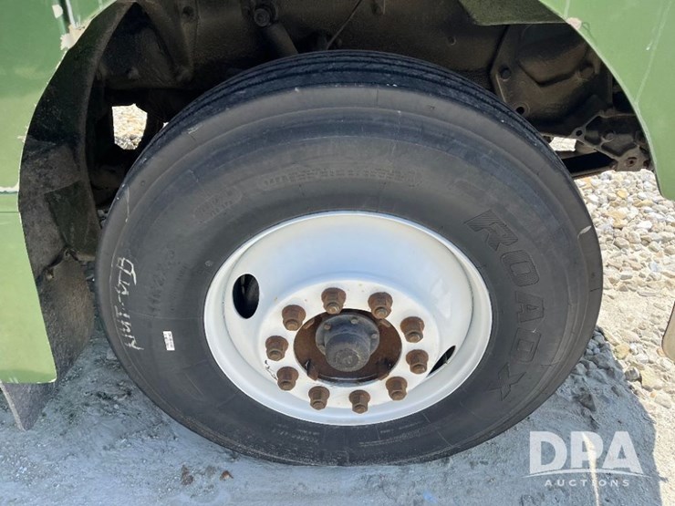 1999-peterbilt-385-image-29