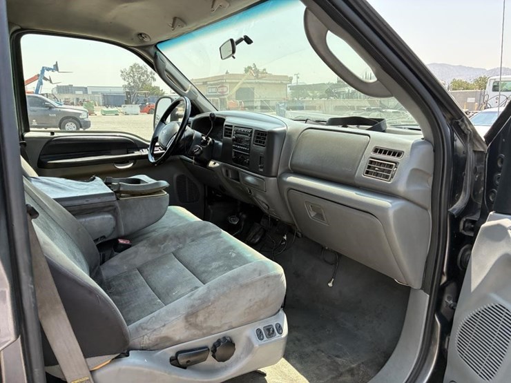 2004-ford-f350-image-9